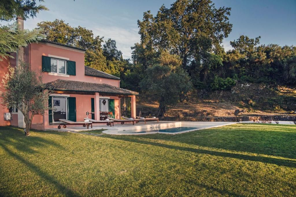 Villa 2 - Image 1